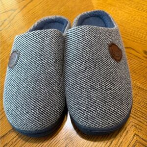 Men's  S 9 Blue Slippers with rubber soles.